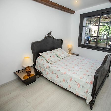 Le Cailar Oustaou De Betty Et Bob Bed & Breakfast エクステリア 写真