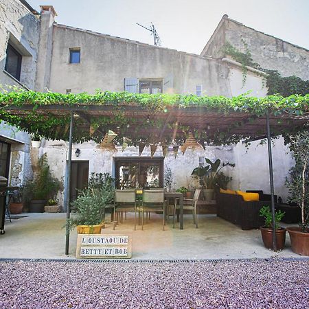 Le Cailar Oustaou De Betty Et Bob Bed & Breakfast エクステリア 写真